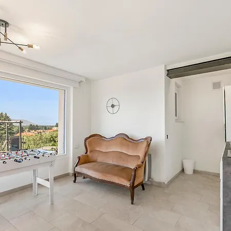 Apartment La Rocca Taino